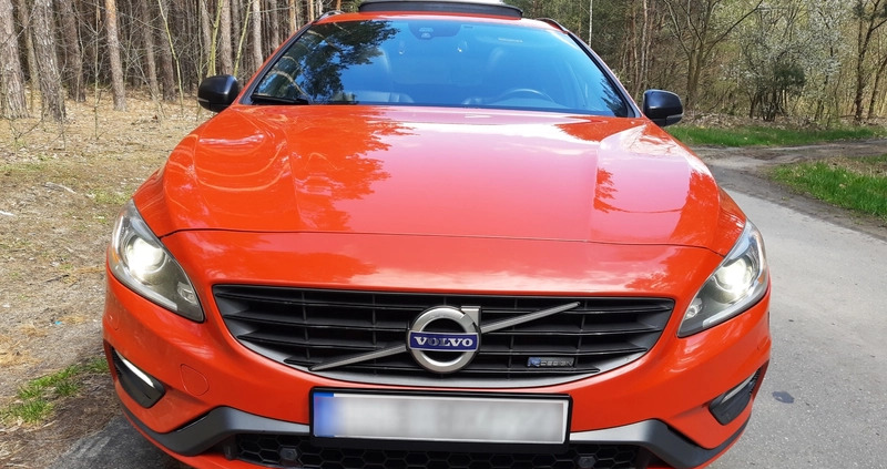 Volvo V60 cena 69999 przebieg: 173000, rok produkcji 2015 z Lubartów małe 172